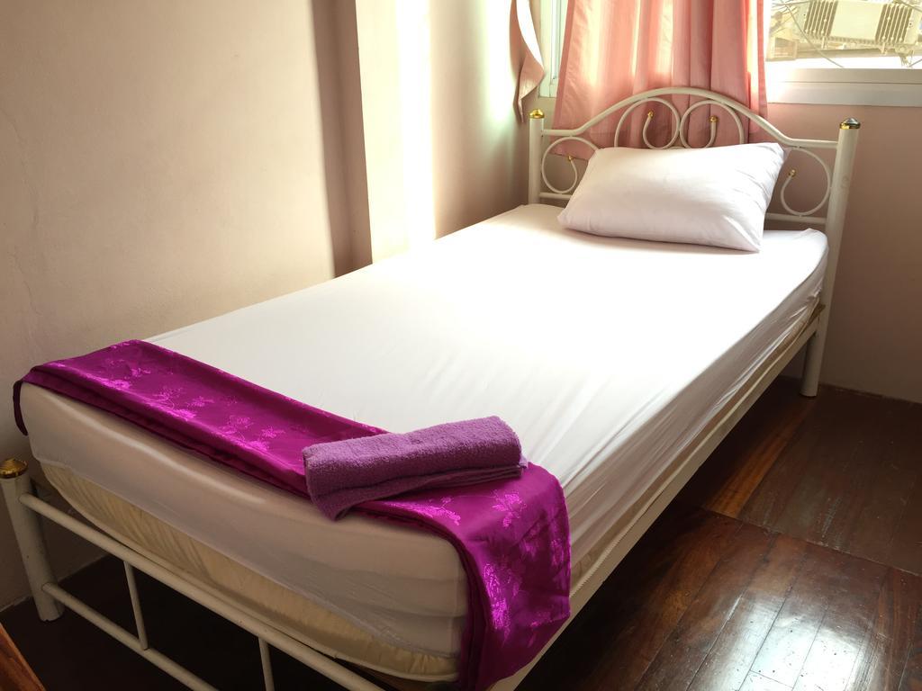 Ricos Honey Place Guesthouse Bangkok Exterior foto