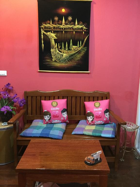 Ricos Honey Place Guesthouse Bangkok Exterior foto