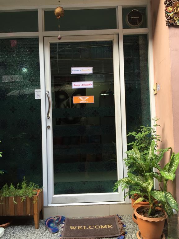 Ricos Honey Place Guesthouse Bangkok Exterior foto